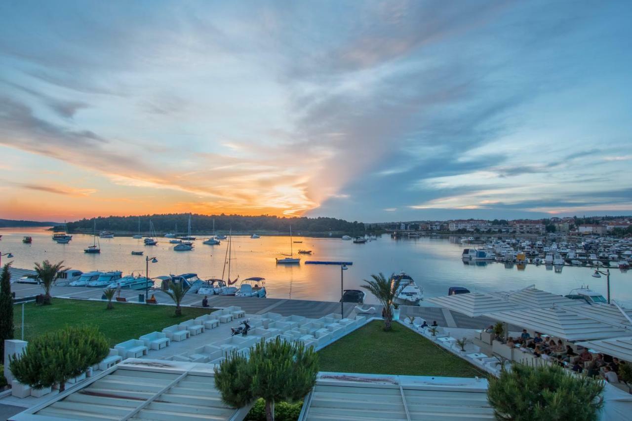 Apartments Riva Медулин Екстер'єр фото