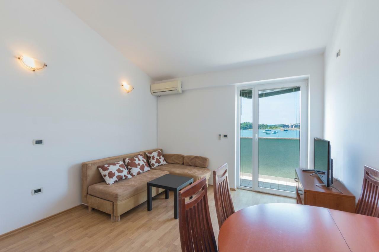 Apartments Riva Медулин Екстер'єр фото