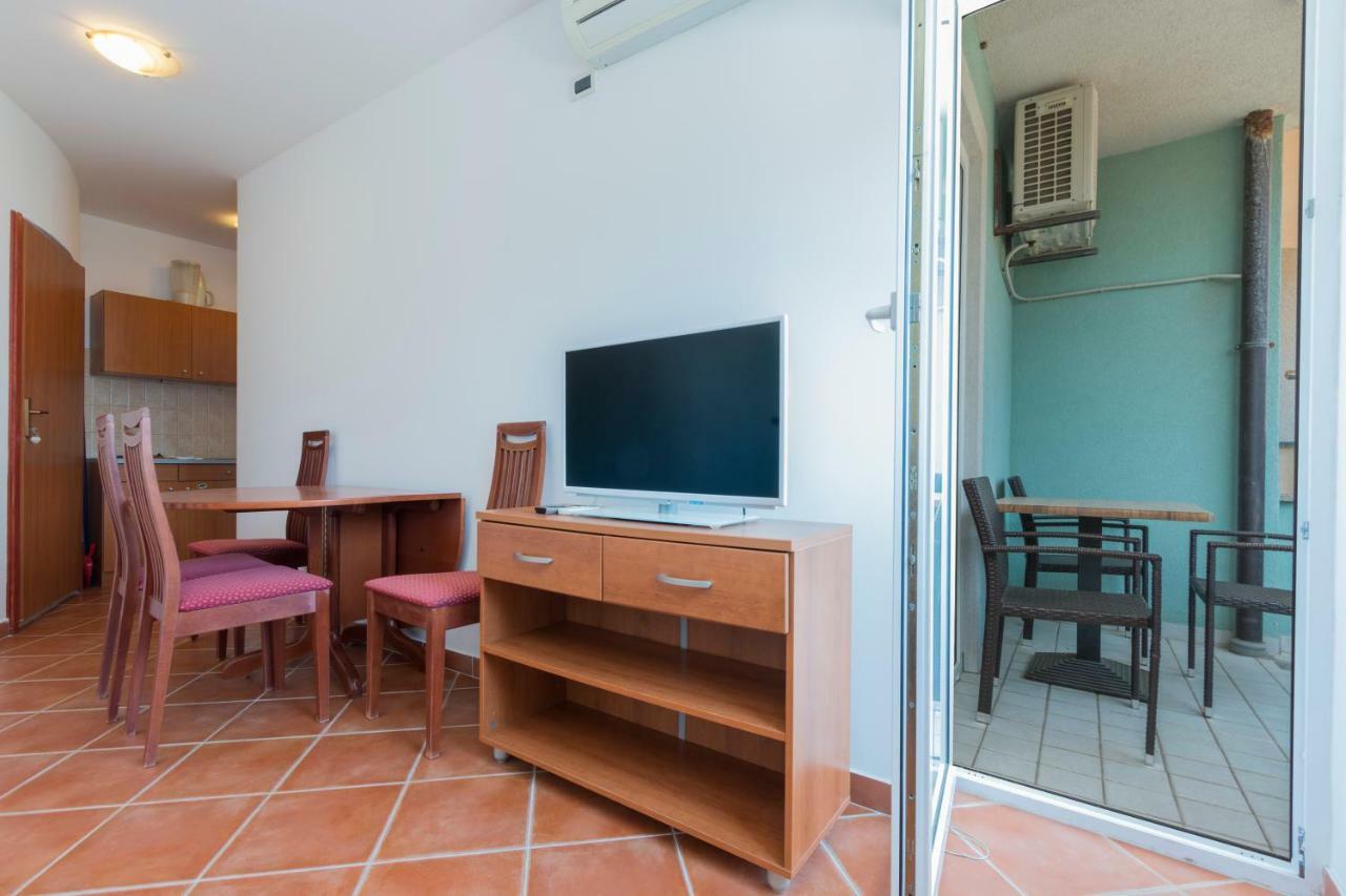 Apartments Riva Медулин Екстер'єр фото