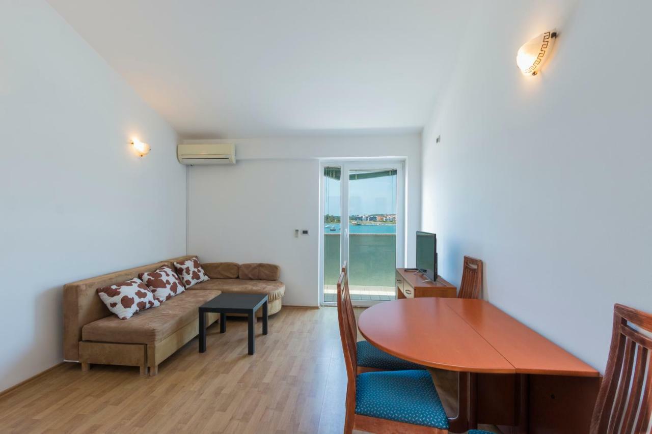 Apartments Riva Медулин Екстер'єр фото